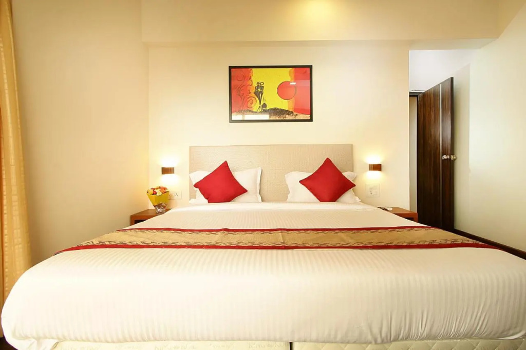 Mumbai House Luxury Apartments, Santacruz East