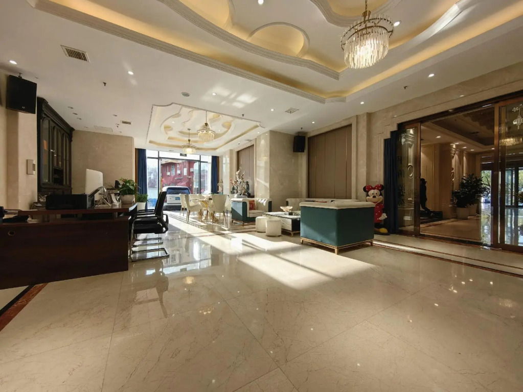 Hanzhong Rongjia International Hotel (Hanjiang Wetland Park Store)