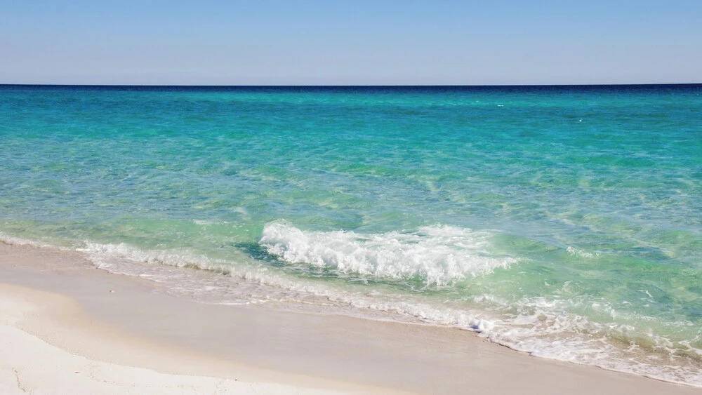 Across From The Beach! Near Pier Park & Dining! Sleeps 6! 2 BR / 2 BA