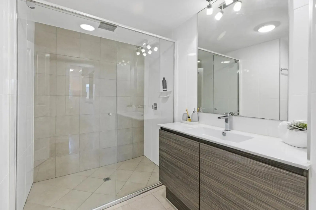 Stunning Costal 3 Bedroom Apartment In Cairns Cbd