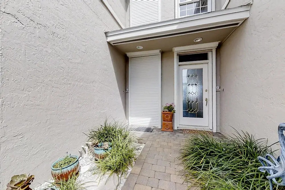 Oceanfront, Gated Community Townhome With Private W/d, Beach & Pool Access