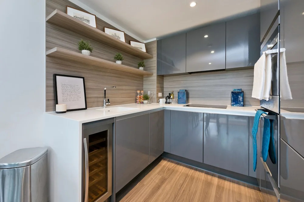 Luxury Flat With Private Terrace in Central Wandsworth by Underthedoormat