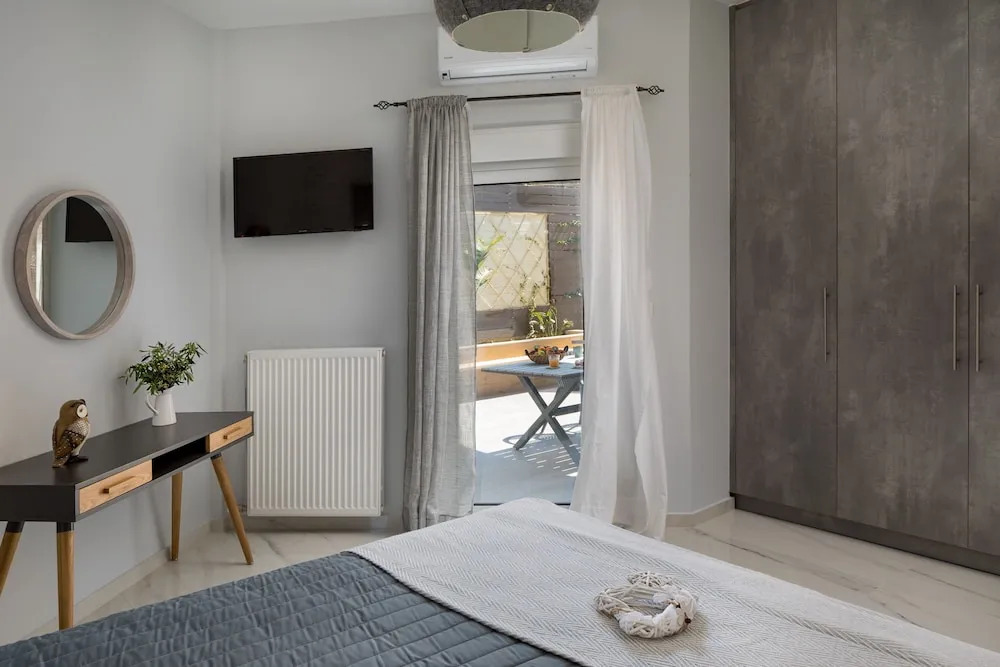 E & G Relax Homes