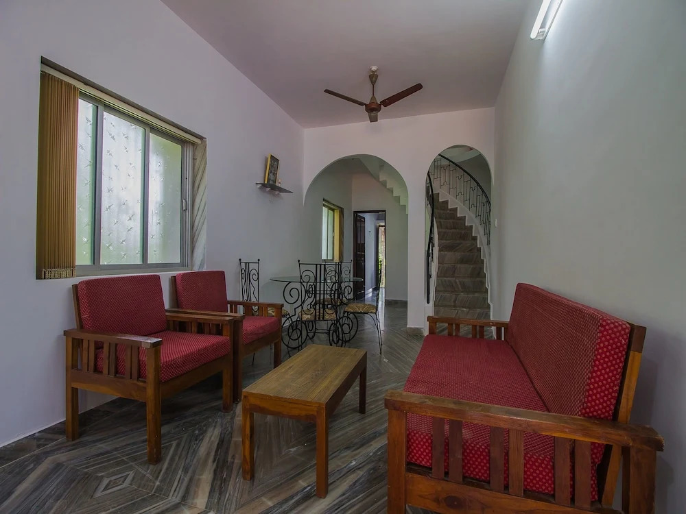 OYO 18657 Home Comfortable 2BHK Alodna