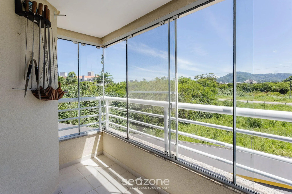 Apto em cond. com piscina a 700m da praia CMC101