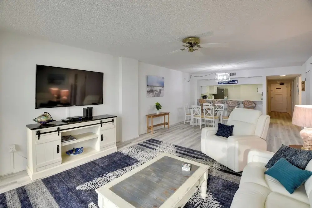 Stunning Ocean Views: Daytona Beach Shores Condo