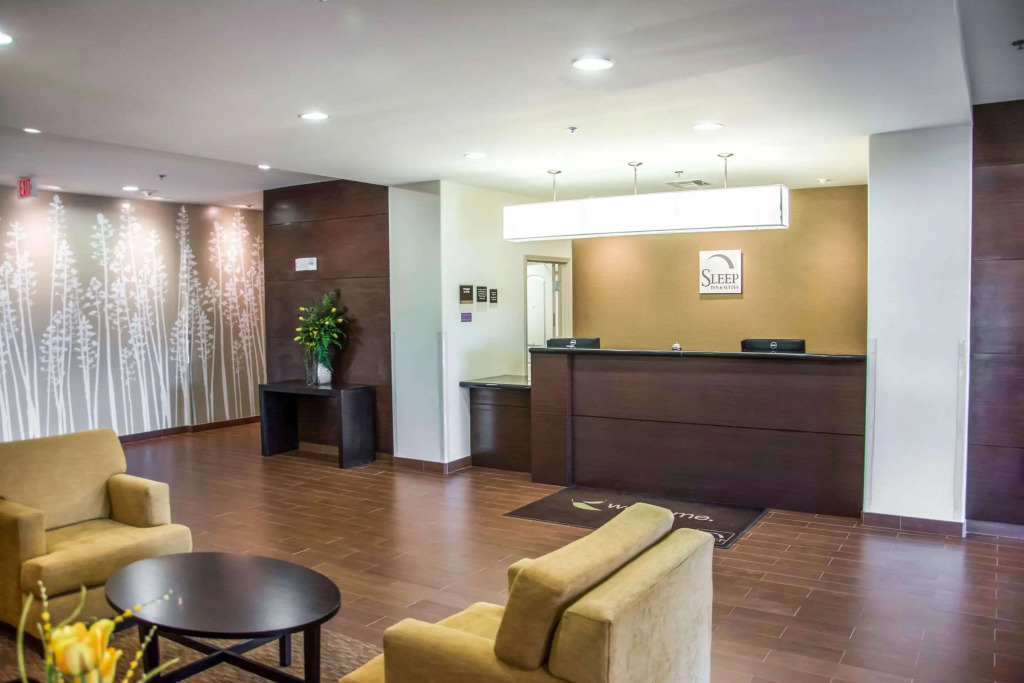 Sleep Inn & Suites Center