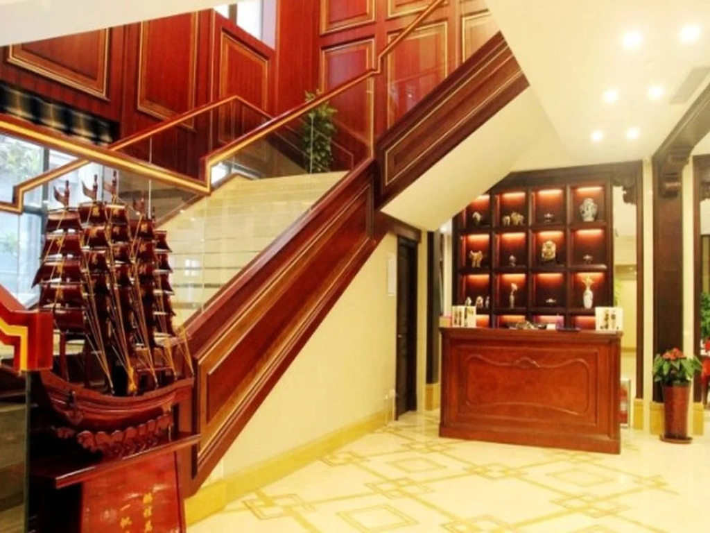 Sky World Hotel Qingdao