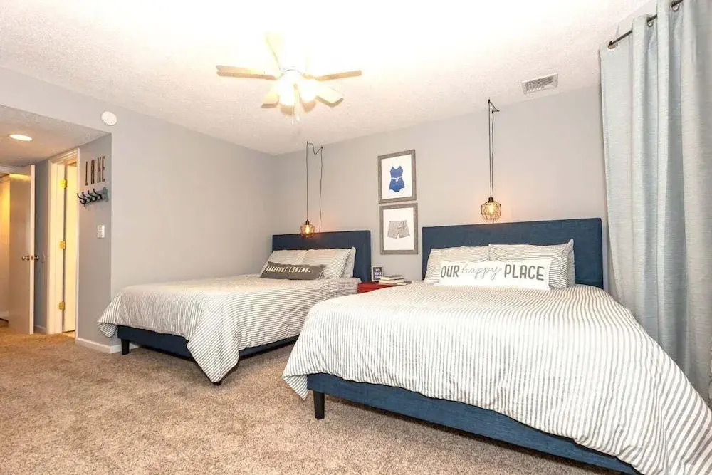 3 Bedroom Osage Beach Condo w/ Pool & Main Channel Views
