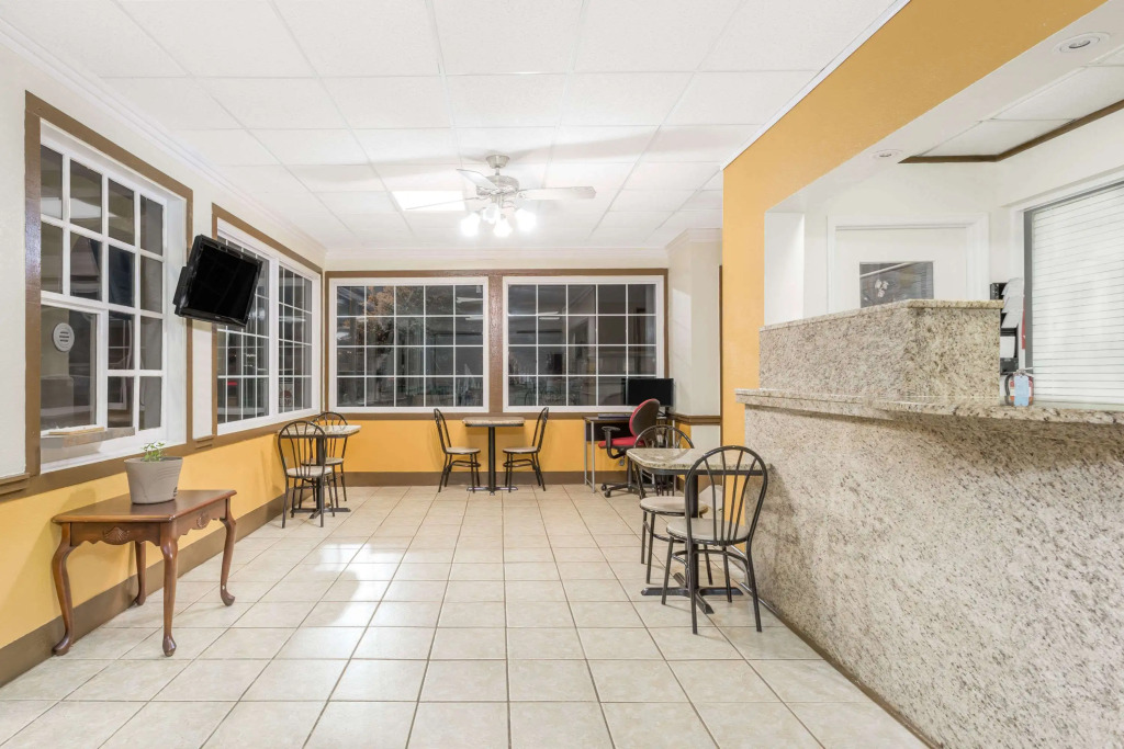 Super 8 by Wyndham Santee/I-95