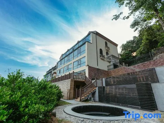 Yichun Huge Hot Spring Holiday Villa