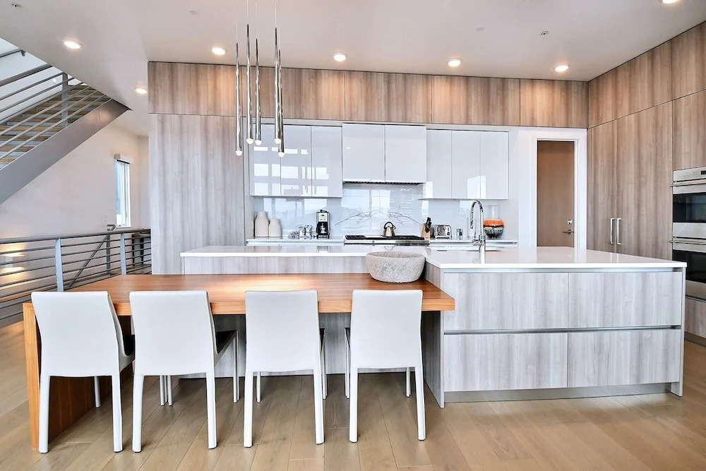Ski-in/ski-out Elegant 5br/6ba 5 Bedroom Townhouse by Redawning