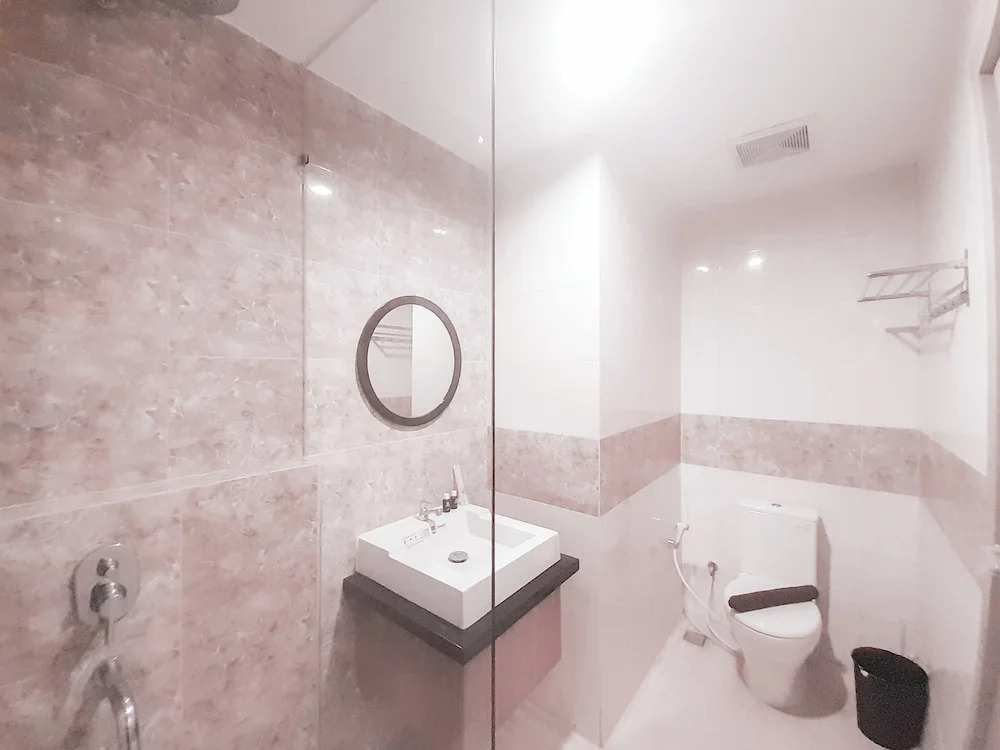 Tranquil And Modern Studio At Mataram City Apartment