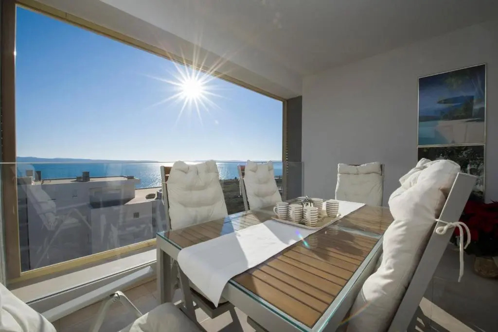 Sea view apartment EMA