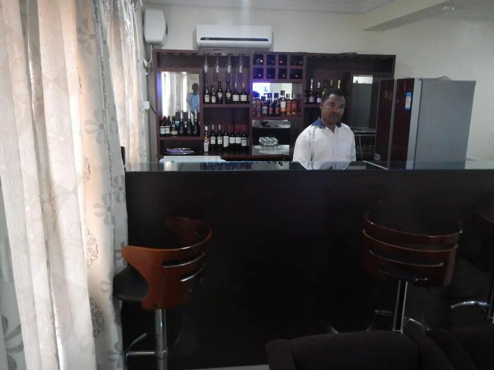 206 Exclusive Hotel