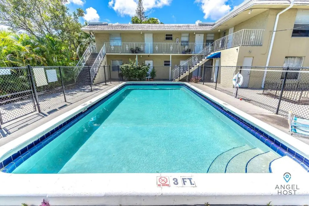 Sleek and Cozy Space 8Min to Ft Lauderdale Beaches!