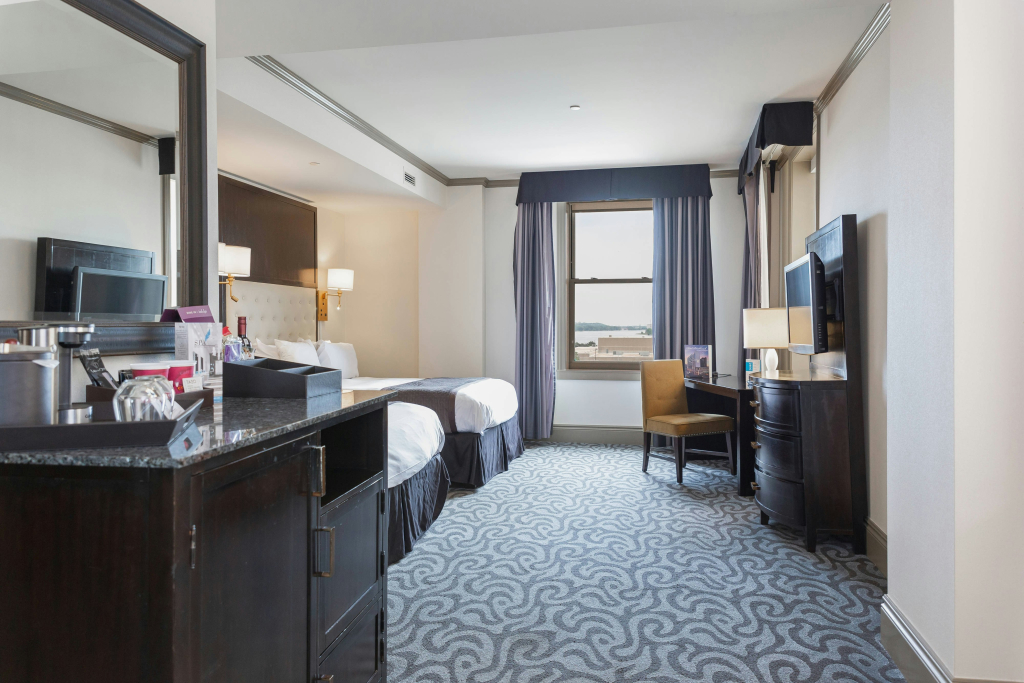 Hotel Blackhawk, Autograph Collection