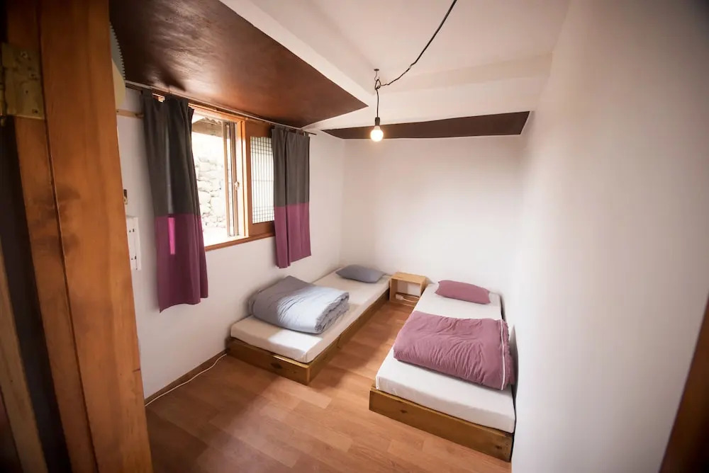 Shanti Shanti Guest House - Hostel