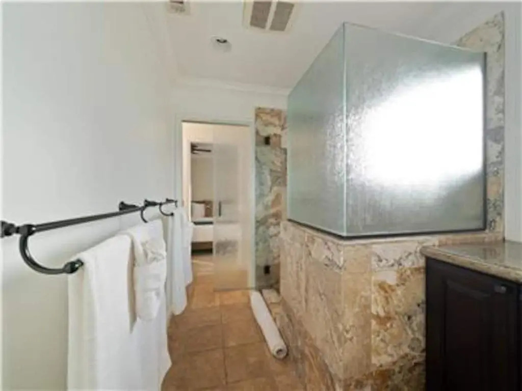 Family Home- Luxury Oasis- Minutes To Beach