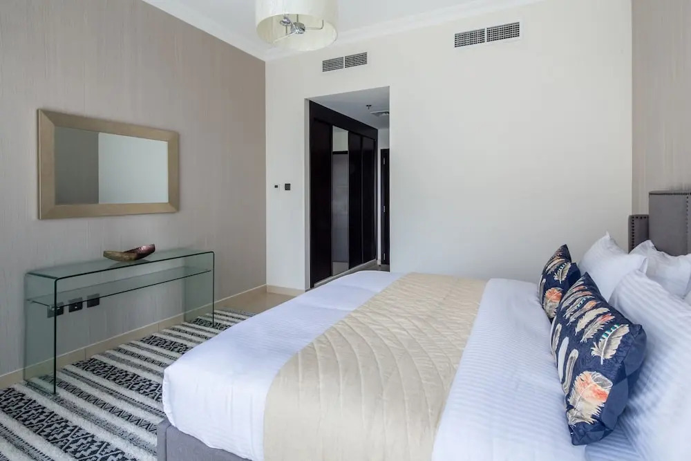 Lavish 3BR With Study in Downtown Dubai