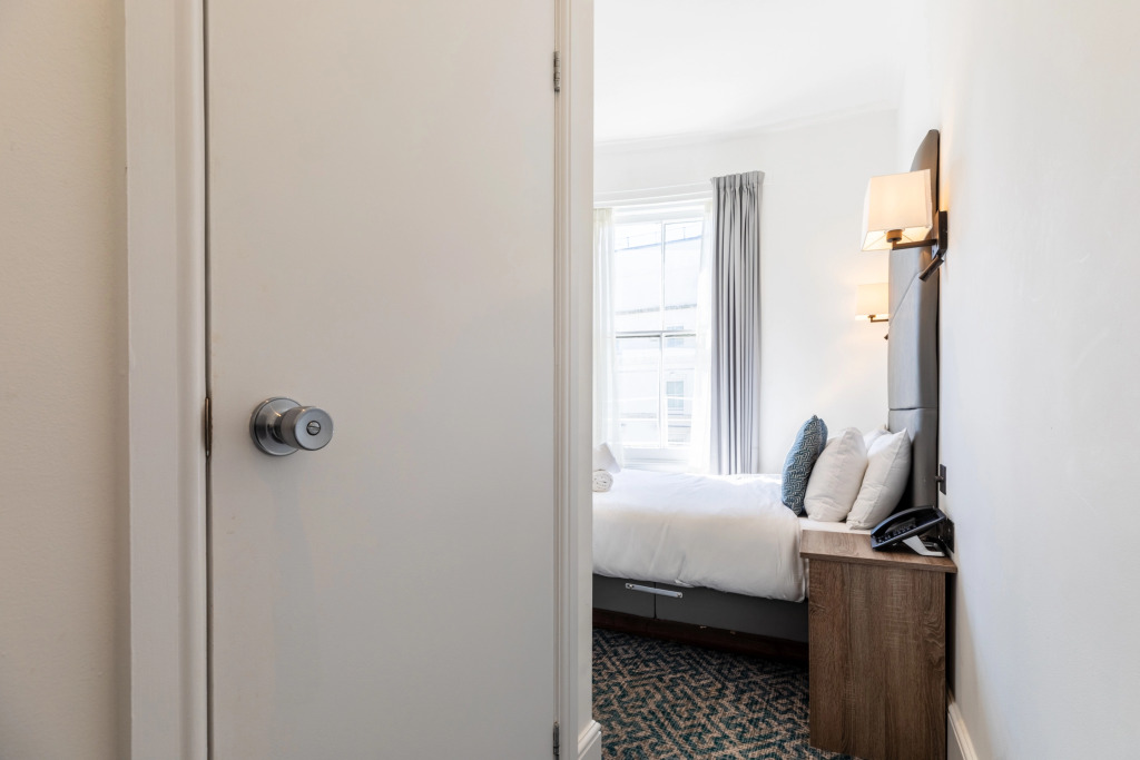 The J Hyde Park Hotel