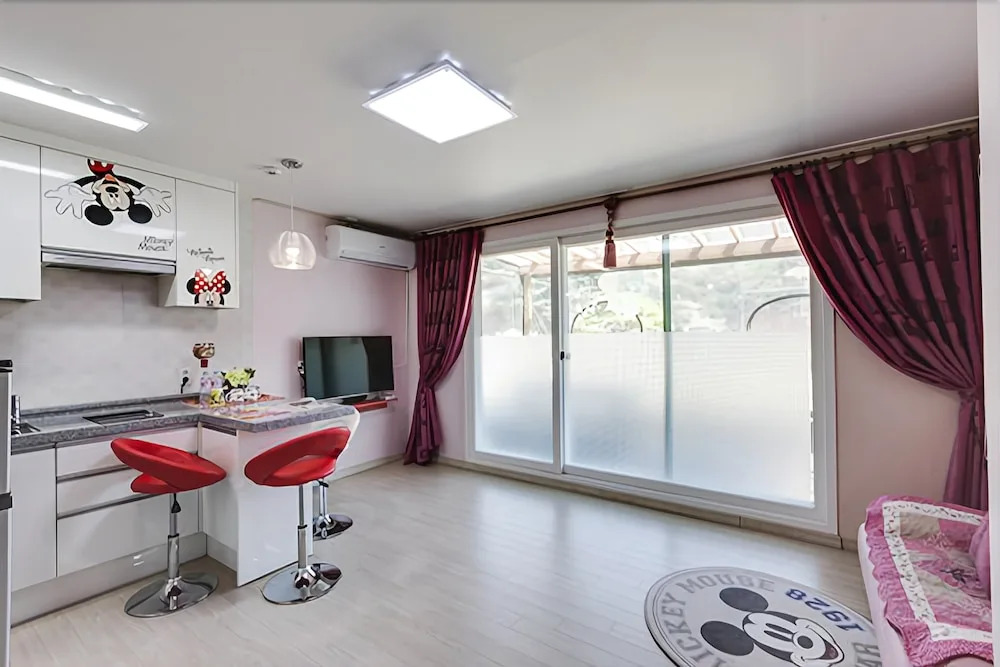 Yangpyeong Lodge House Pension (Pets Friendly)