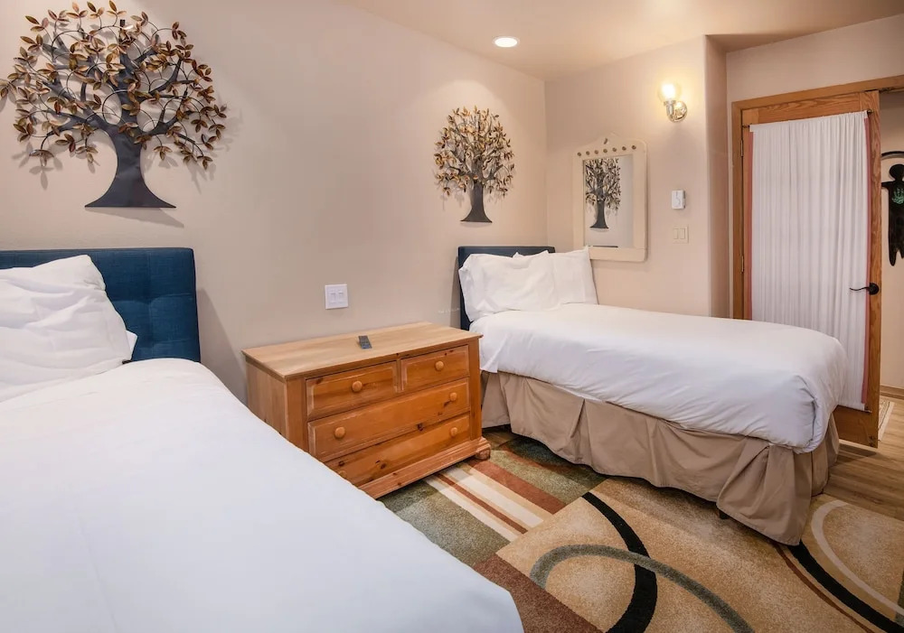 Townsend Place B103 2 Bedroom Condo by RedAwning