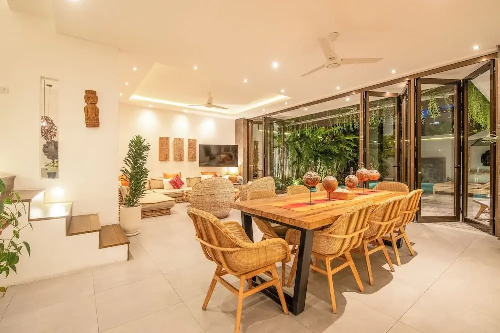 Luxury 4BR Haven, Steps to Canggu's Beach Elegance