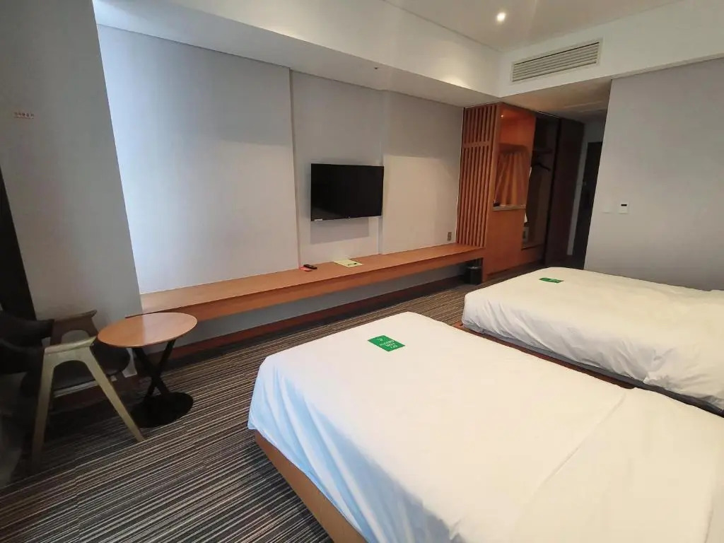 Hotel Tour