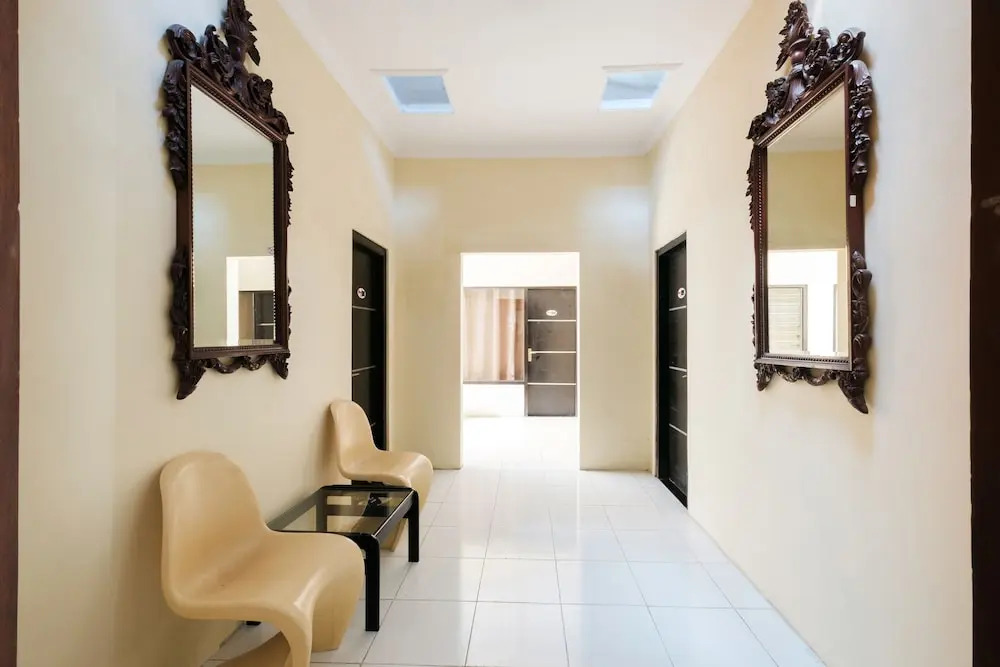 RedDoorz near Danurejan Malioboro