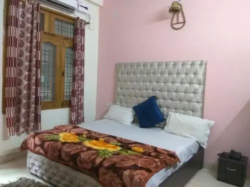 Bonfire Hostels Rishikesh