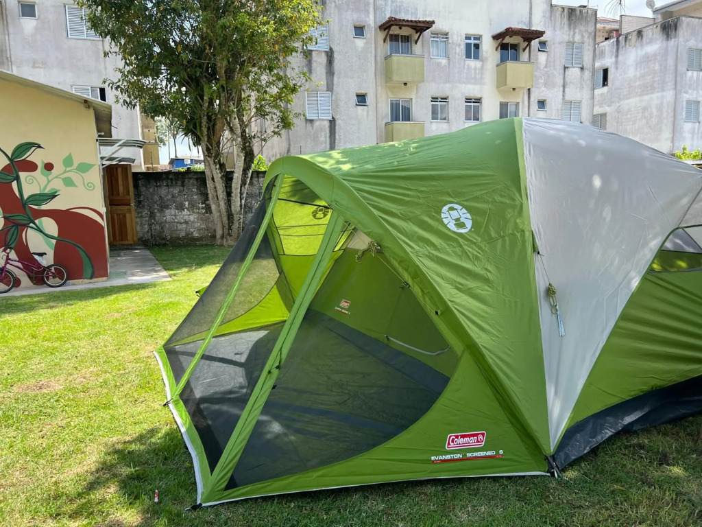 Aluguel de mini quartos e barracas no Perequê-açu de frente para o mar numero 1125
