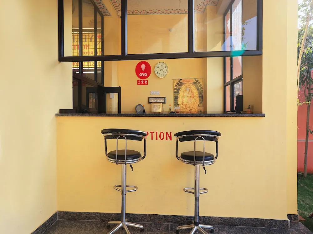 OYO 11940 Hotel Yellow Park