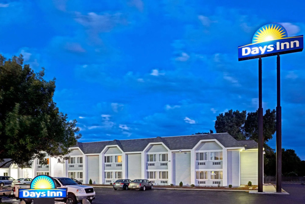 BridgePointe Inn & Suites by BPhotels, Council Bluffs, Omaha Area