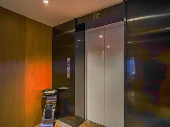 LUCK 7 Hotel (Yichang Wanda Plaza Visitor Center)