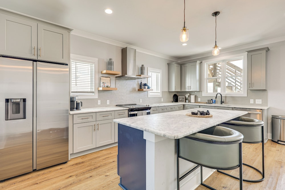 Sun, Surf & Group Fun in Carolina Beach! Luxe Home