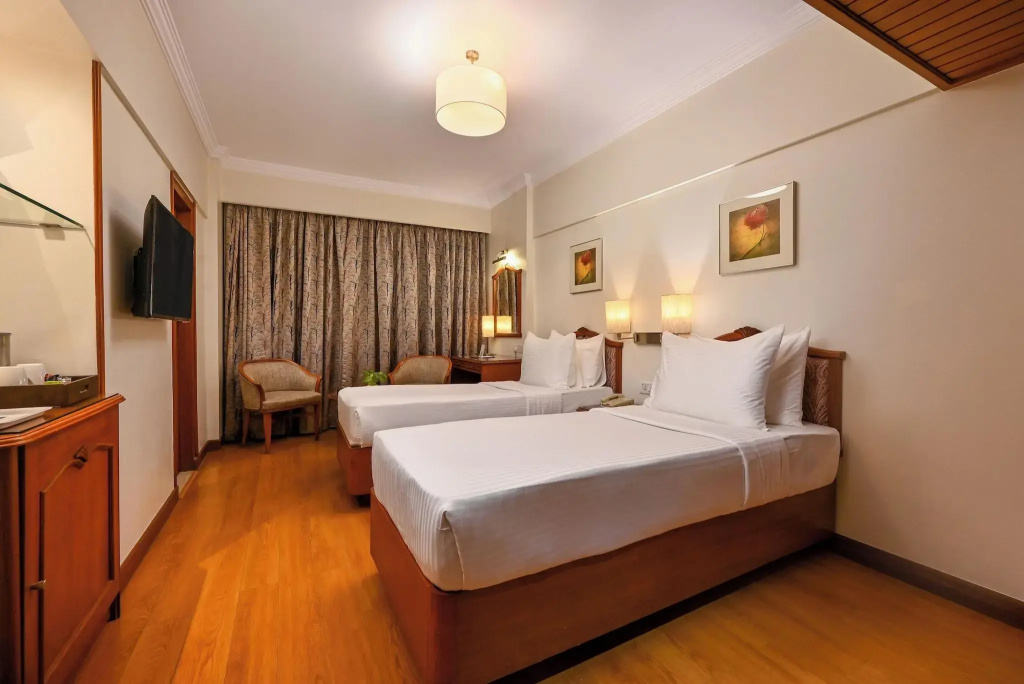 Fariyas Hotel Mumbai , Colaba