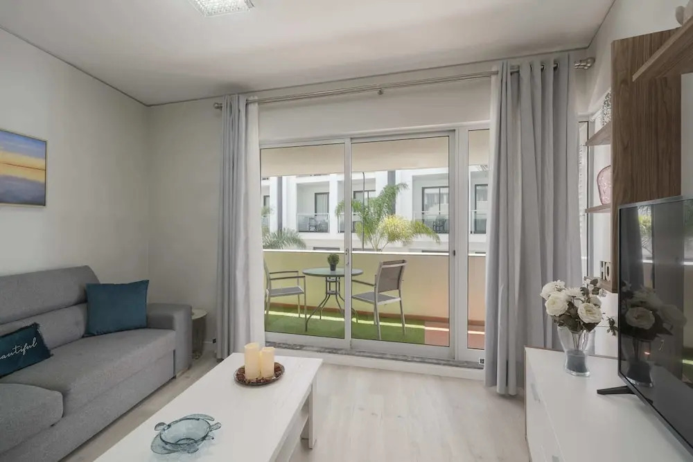 Apartment With sea View - Varandas do Lido I
