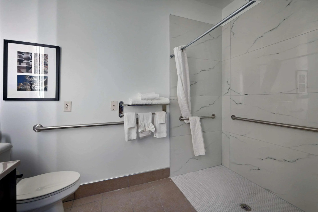 Country Inn & Suites by Radisson, Bloomington-Normal Airport, IL
