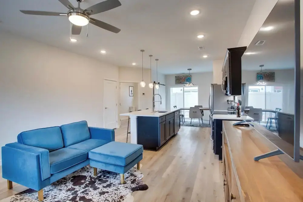 Modern Townhome ~ 3 Mi to Dtwn Grand Junction