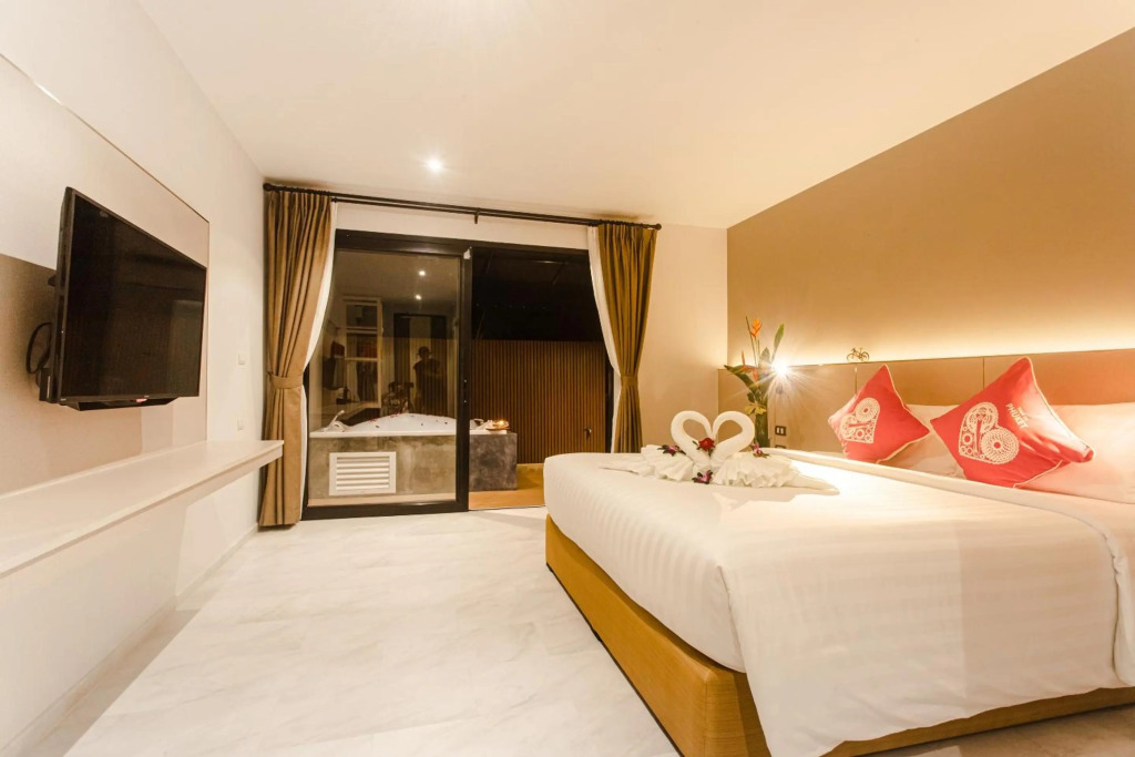 Tour De Phuket Hotel - SHA Plus