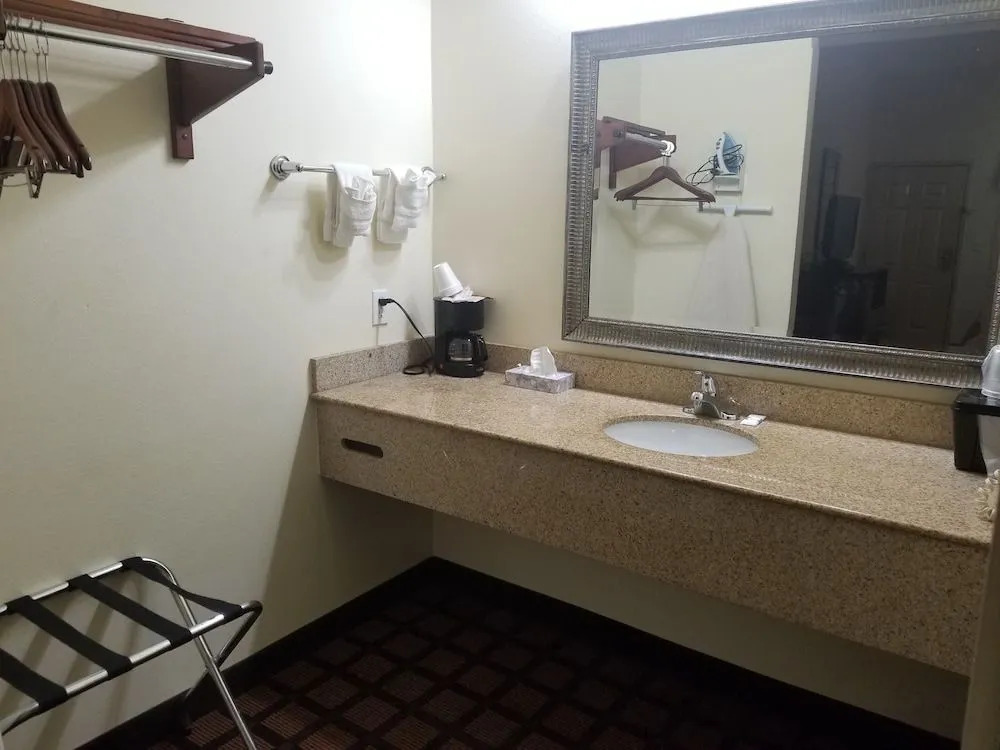 Executive Inn and Suites
