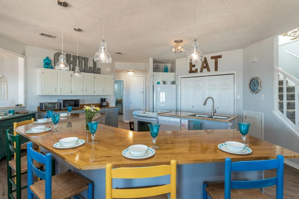 At Last! - Private Bay Beach! Unique Octagonal House Offers Views From Nearly Every Room. Enjoy The Lovely Wrap Around Porch. 3 Bedroom Home by Redawning