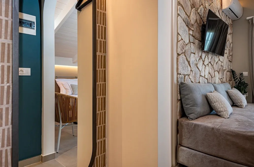 Horizon Apartments - Beachfront Luxury, by ZanteWize