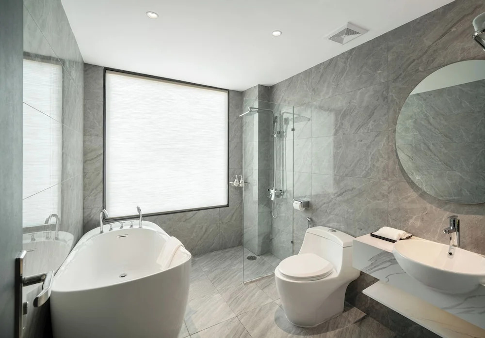 Luxe Paradise Premium Hotel Pham Hong Thai