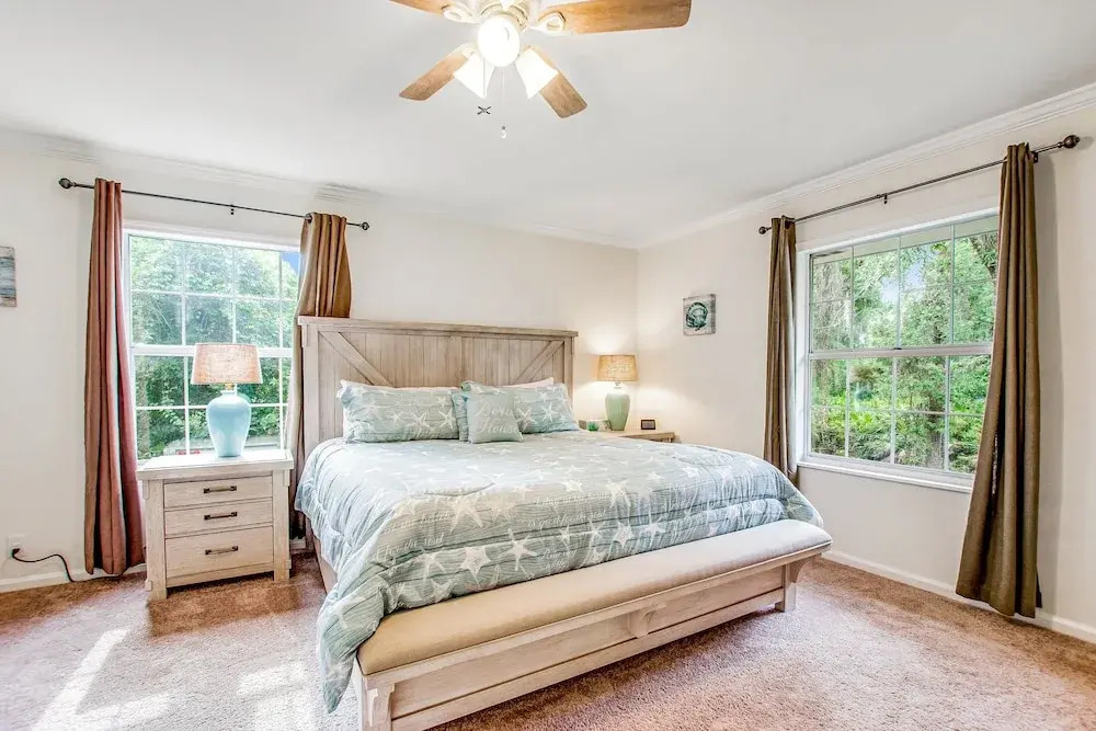 Relaxing, Dog-friendly Home With Furnished Patio, Washer/dryer, Wifi, & AC