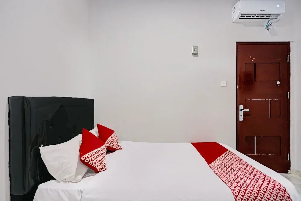 OYO 92524 dCost Homestay