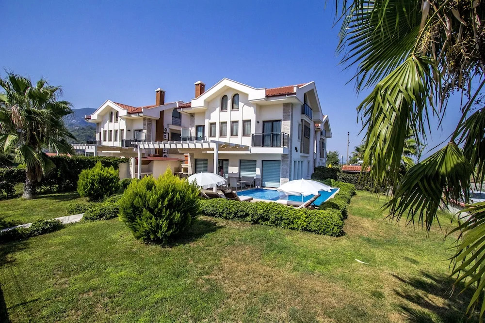 Villa East by Tatilpremium