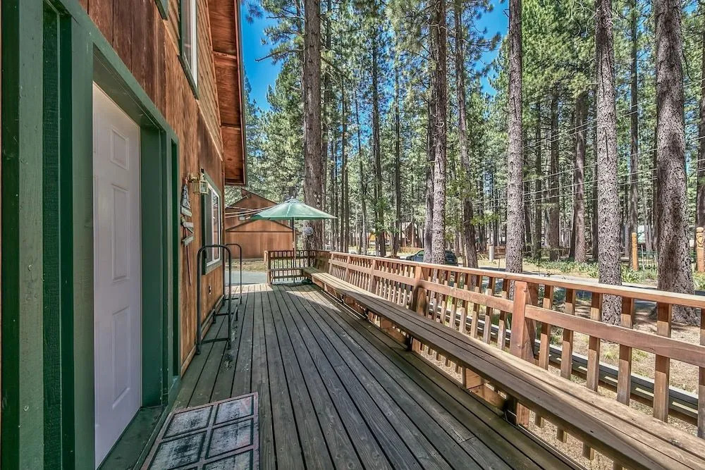 2716HM Hank Monk - 2 Br Chalet