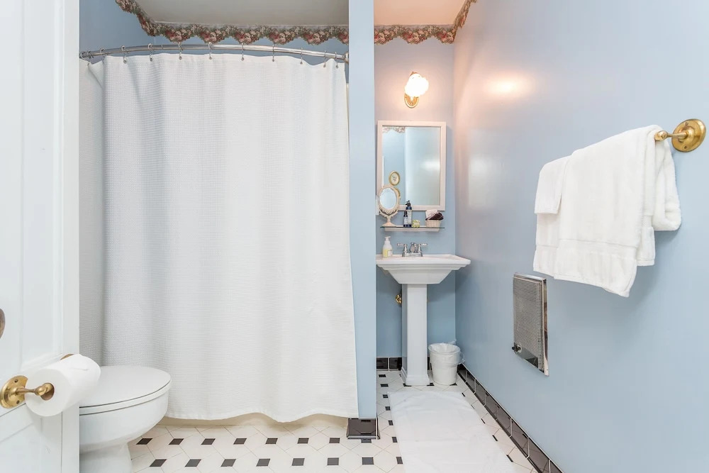 Holladay House Bed and Breakfast